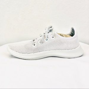 ALLBIRDS Women’s Tree Runner color chalk size 5